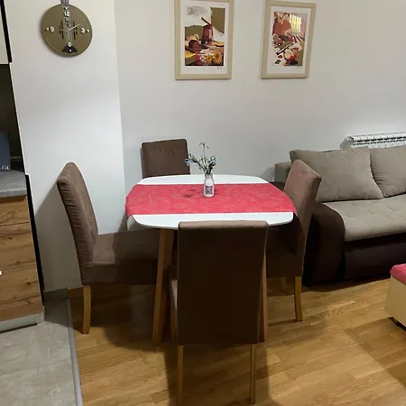 Free Personal Parking & Wi-fi - Elegant & Luxurious In דירה *
